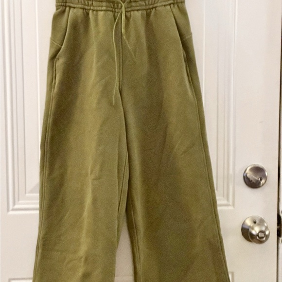 Lululemon High Rise Wide Leg Crop Loungeful Pants Sz 2 - Picture 12 of 12